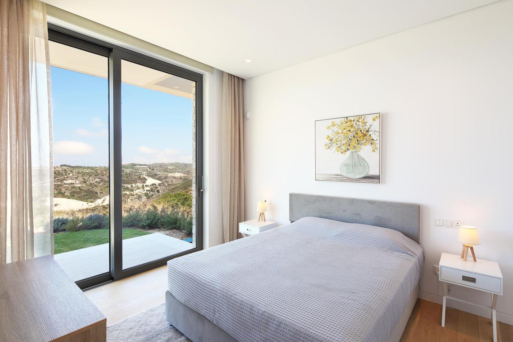 Minthis Resort Tsadha Bagian luar foto A bedroom